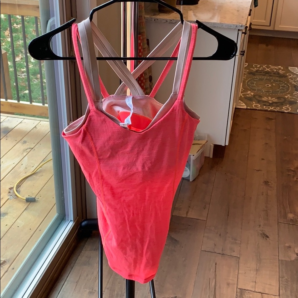 Lululemon women’s size 6 athletic tank